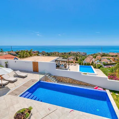 Luxury In Capellania. Appartement Benalmádena